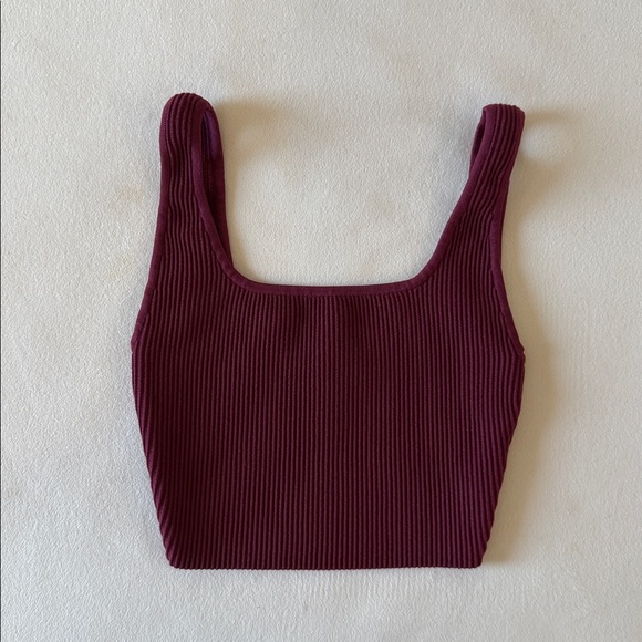 ARITZIA Babaton Sculpt Knit Squareneck cropped Tank in - Picture 2 of 7